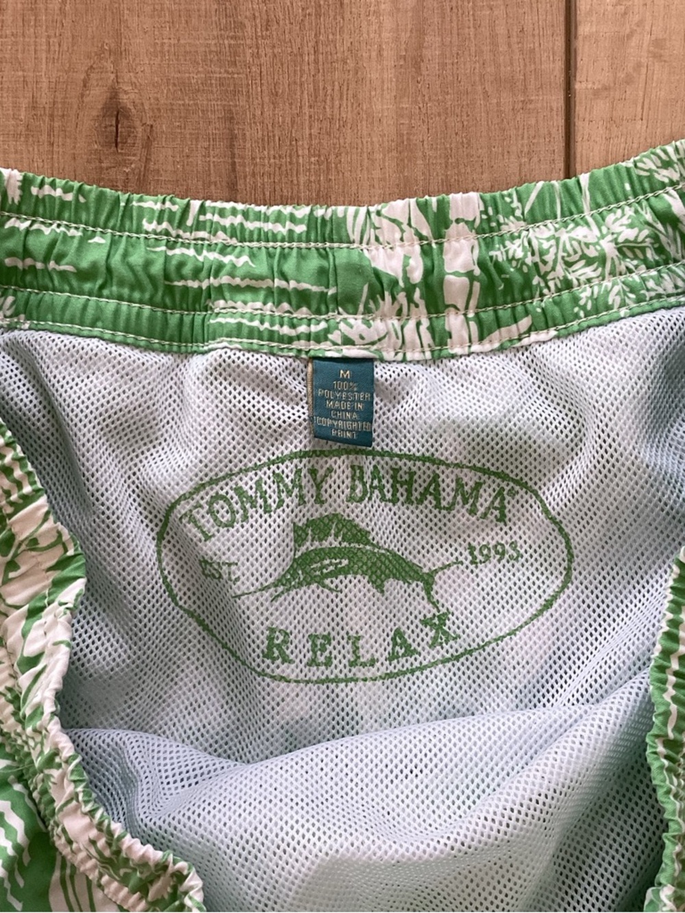Tommy Bahama Men’s Swim Trunks Size M - Picture 5 of 7